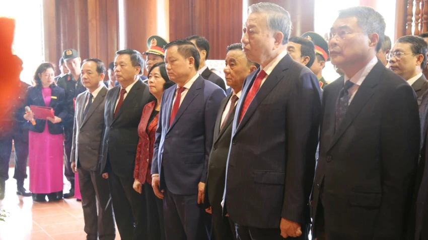 Khu-di-tich-Kim-Lien.jpg