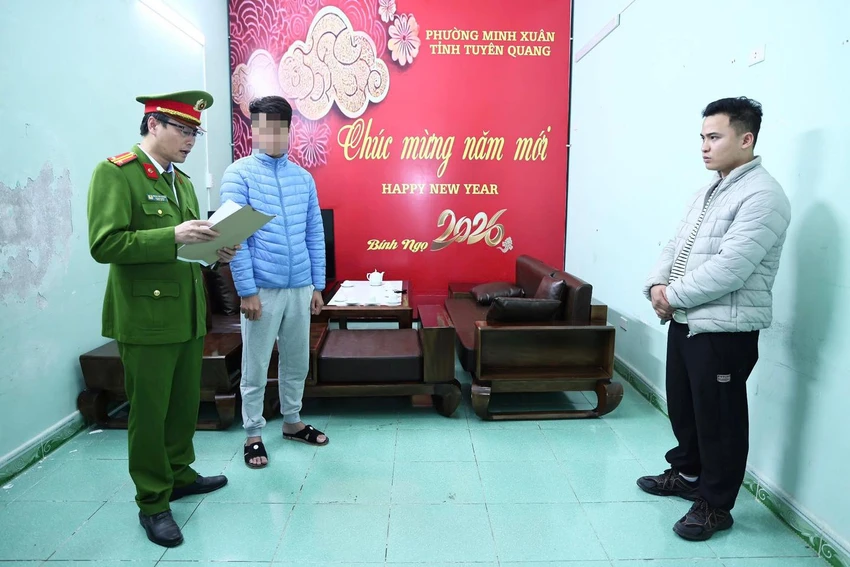 Thiếu tá CSGT bị thương.jpg