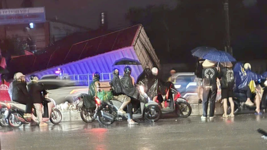 tau-hoa-tong-xe-tai.jpg
