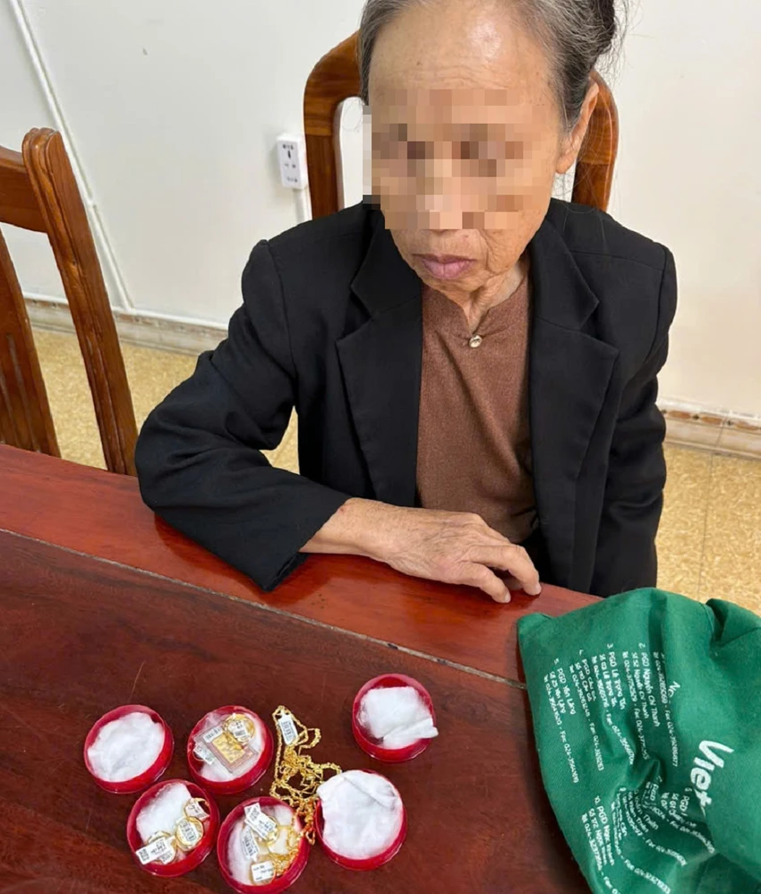 cu-ba-mang-vang-di-ban.jpg