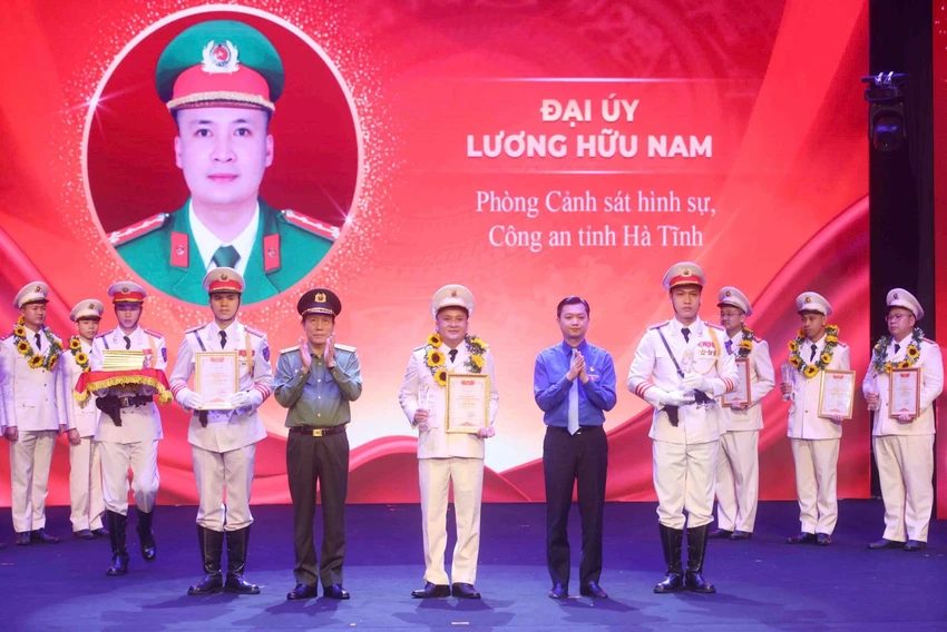 trao-thuong.jpg