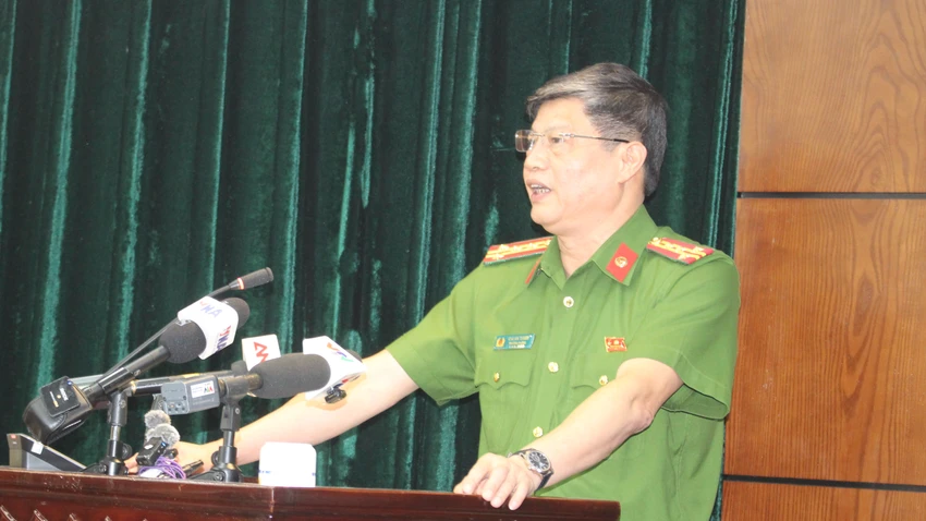 cong-na-bao-tin-minh-chau.jpg