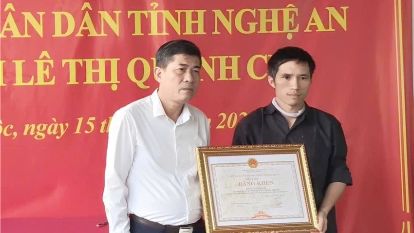 truy-tang-bang-khen.png