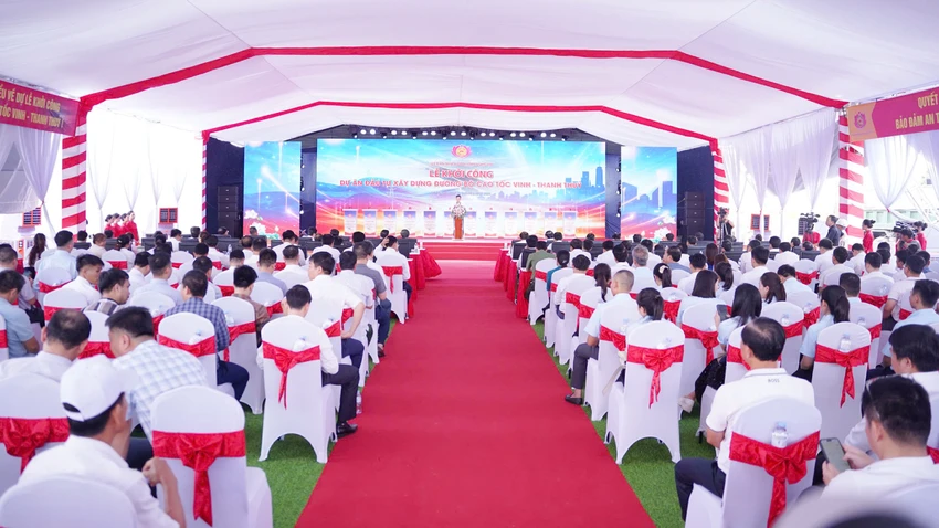 Vinh-Thanh-thuy.jpg
