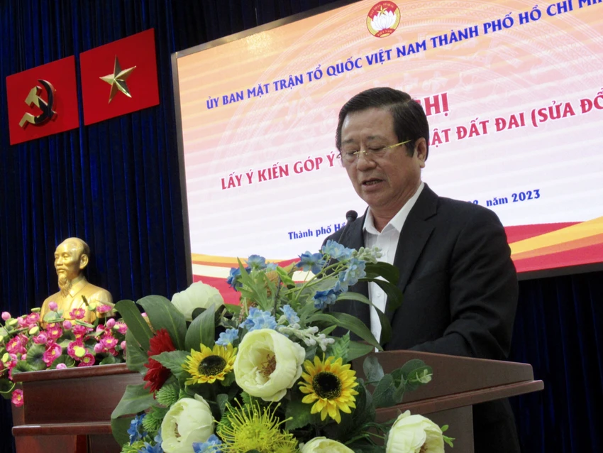 Luật sư Nguyễn Văn Hậu phát biểu tại hội nghị. Ảnh: YC Luật sư Nguyễn Văn Hậu phát biểu tại hội nghị. Ảnh: YC