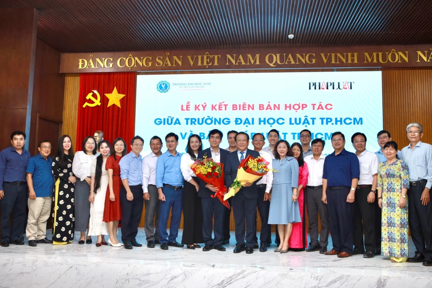 ky-ket-ban-ghi-nho-chup-hinh-ky-niem.jpg