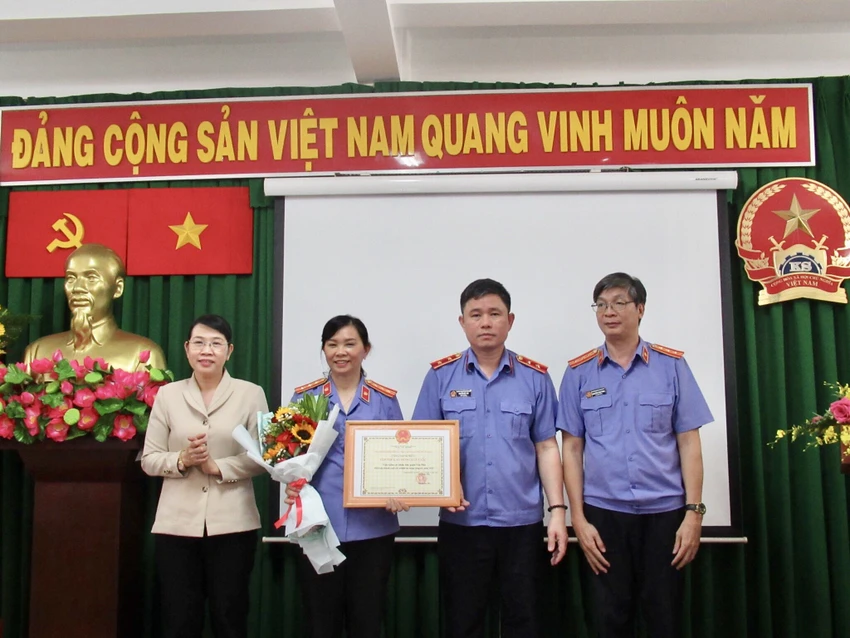 VKSND-quan-tan-phu-trao-bang-khen.jpg