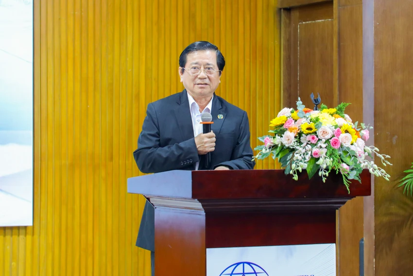 Truong-ĐH-Luat-TP.HCM-Hau.jpg