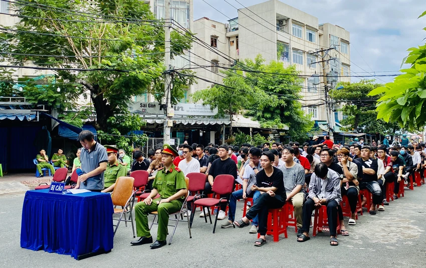 tron-tranh-nghia-vu-quan-su-canh.jpg