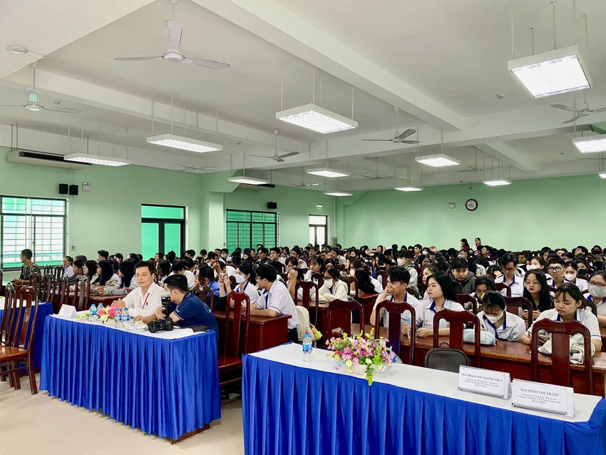 lap-camera-tai-phong-ngu-SV.jpg