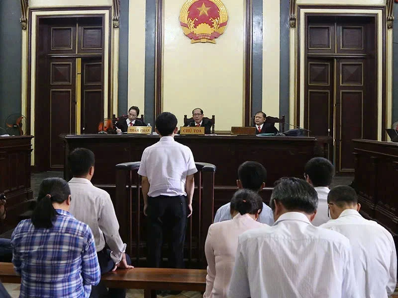 truy tố vắng mặt