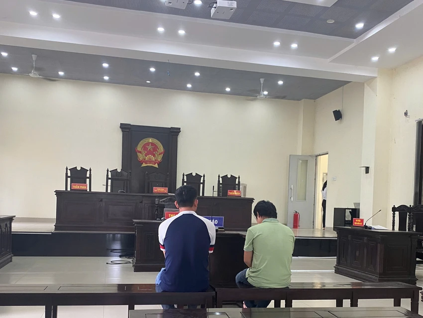 tạm ngừng phiên tòa