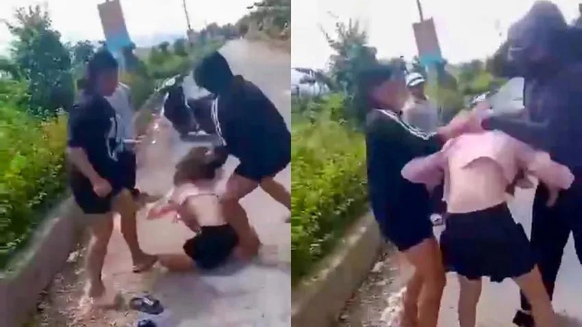 nhóm nữ sinh