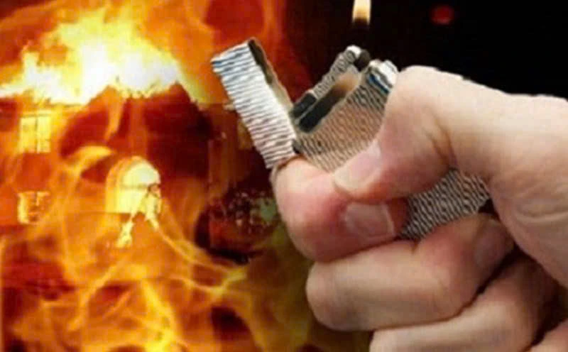 đốt nhà em gái
