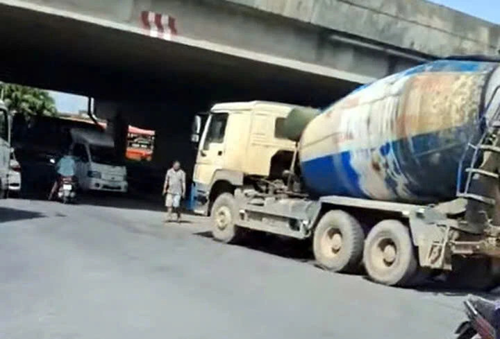nữ sinh 15 tuổi