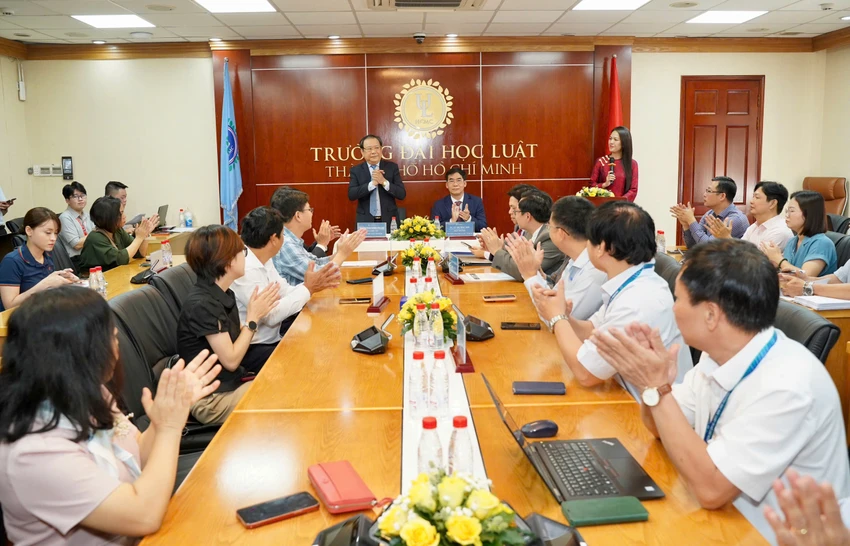 tinh-hoa-phap-ly-qc.jpg