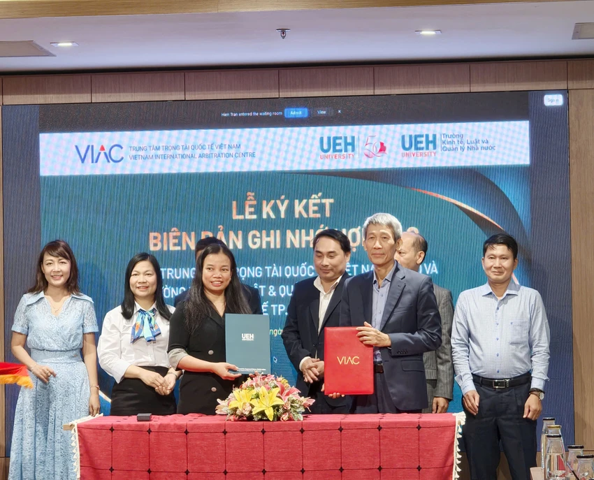 VIAC và CELG-UEH ký kết Biên bản ghi nhớ hợp tác. Ảnh: YC