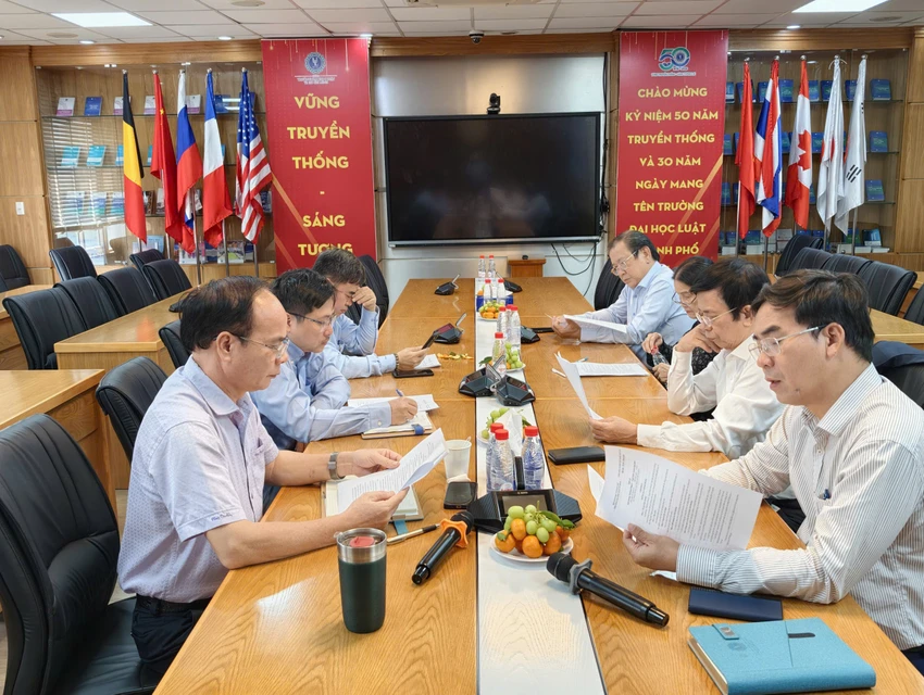tinh-hoa-phap-ly-hoi-dong.jpg