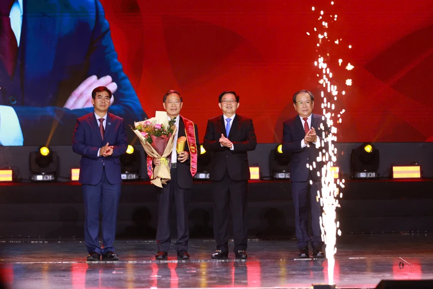 GS.TSKH Đào Trí Úc, nguyên Viện trưởng Viện Nhà nước và Pháp luật đạt Giải Sáng tạo. Ảnh: UL tinh-hoa-phap-ly-tri-uc.jpg