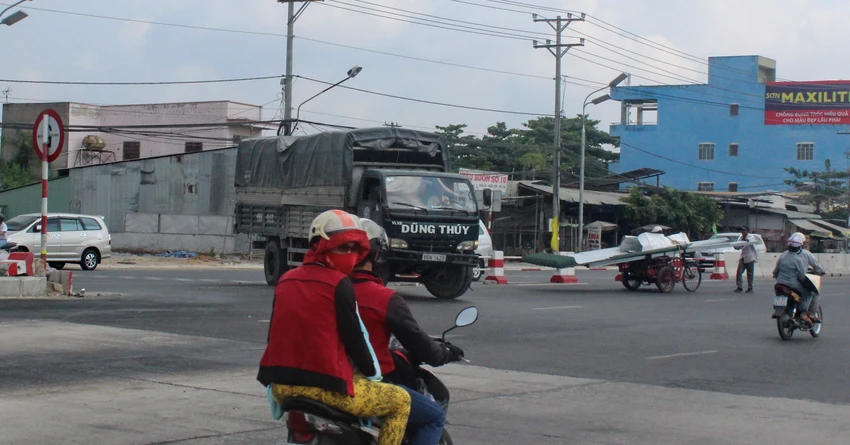“Cầu cứu” Bộ Giao thông vì 15 m dải phân cách QL1 ảnh 4 “Cầu cứu” Bộ Giao thông vì 15 m dải phân cách QL1 ảnh 4