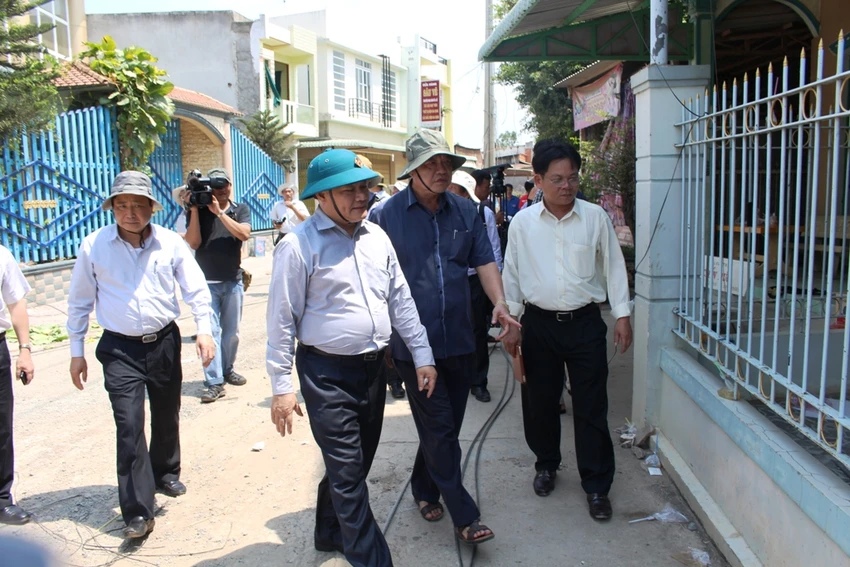 Sạt lở tại An Giang: Trường tiểu học có thể di dời ảnh 1 Sạt lở tại An Giang: Trường tiểu học có thể di dời ảnh 1