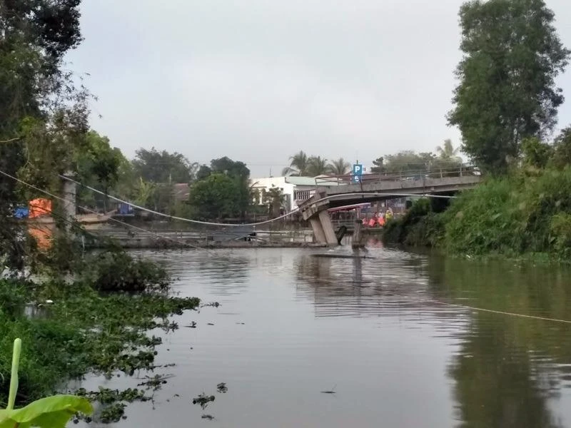 sập cầu