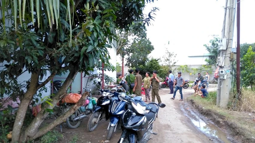 Tá hỏa phát hiện bạn cùng trọ tử vong trong mùng ảnh 1 Tá hỏa phát hiện bạn cùng trọ tử vong trong mùng ảnh 1