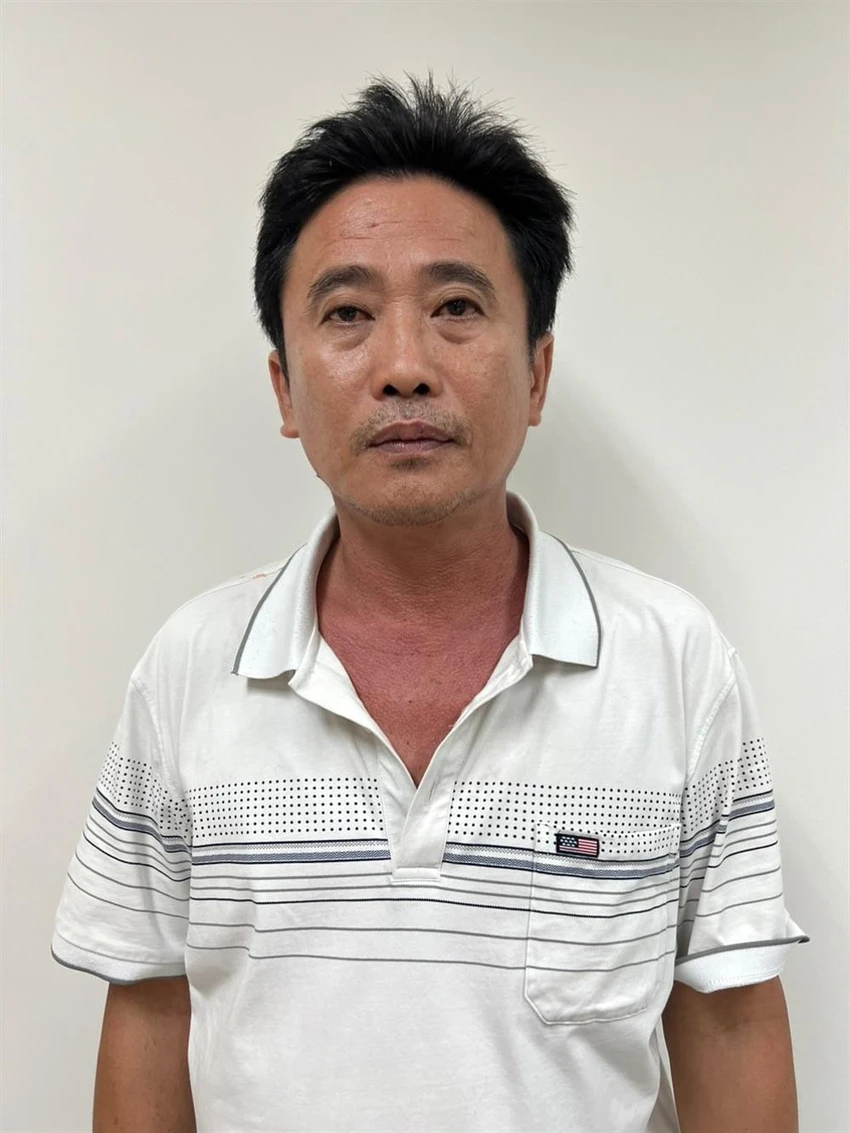 Ông Phạm Quốc Văn, bị khởi tố để điều tra về tội tội “Vi phạm quy định về thăm dò, khai thác tài nguyên”. Ảnh: bocongan.gov.vn Ông Phạm Quốc Văn, bị khởi tố để điều tra về tội tội “Vi phạm quy định về thăm dò, khai thác tài nguyên”. Ảnh: bocongan.gov.vn