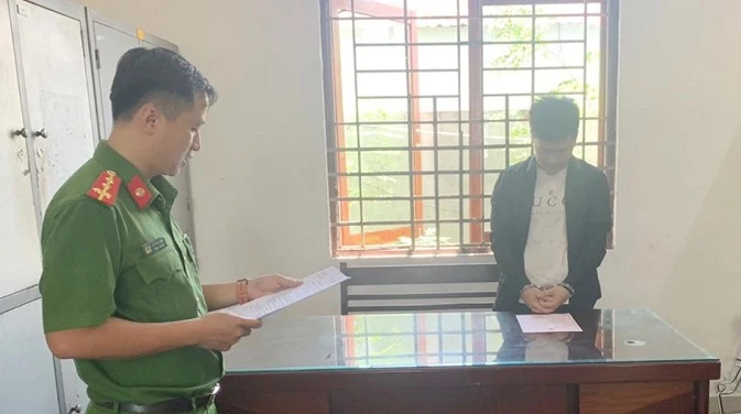 khoi to chu hui.jpg
