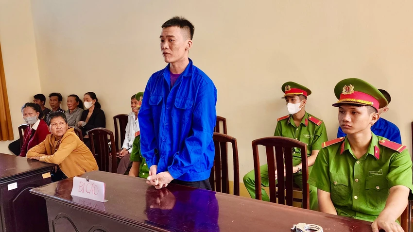 Lãnh 17 năm tù vì đâm bạn cùng đi biển tử vong