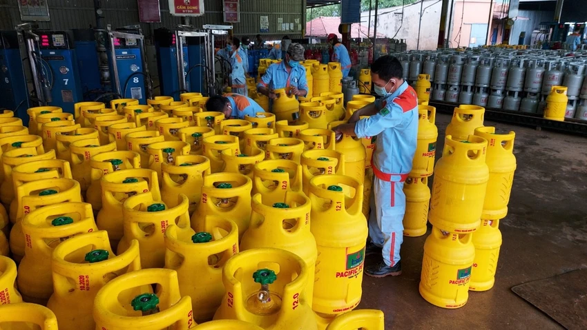Thuê người làm nghẽn hotline của đối thủ bán gas ảnh 1