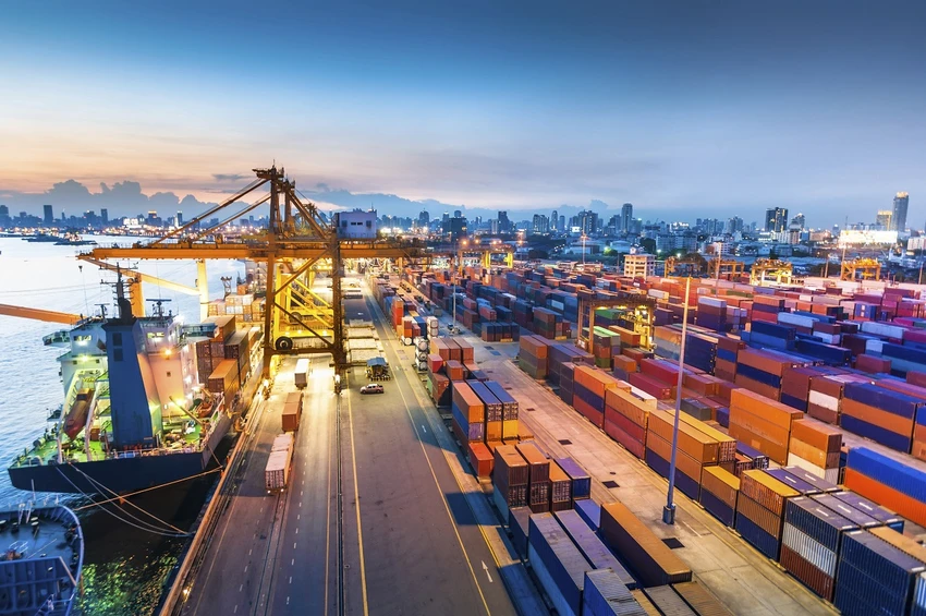 Giải phóng container đắp chiếu để cứu xuất khẩu ảnh 2