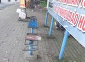 "Chông" trên vỉa hè