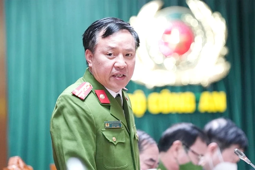 Chỉ huy trưởng cùng cán bộ chống buôn lậu 'bảo kê' xăng lậu ảnh 3 Chỉ huy trưởng cùng cán bộ chống buôn lậu 'bảo kê' xăng lậu ảnh 3