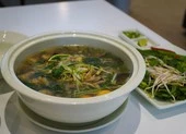 Đà Nẵng: Bán 2 tô phở gần 600.000 đồng, chủ quán nói gì?