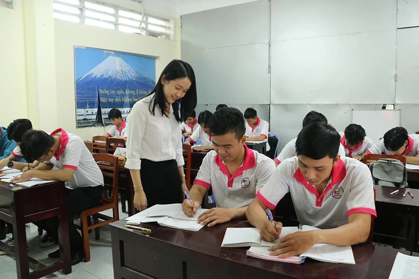 Đồng Tháp có nhiều chính sách hỗ trợ người lao động đi làm việc ở nước ngoài như hỗ trợ kinh phí học giáo dục định hướng, nghề, ngoại ngữ… Ảnh: CTV Đồng Tháp có nhiều chính sách hỗ trợ người lao động đi làm việc ở nước ngoài như hỗ trợ kinh phí học giáo dục định hướng, nghề, ngoại ngữ… Ảnh: CTV