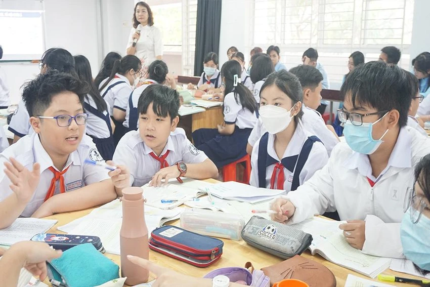 Giờ học lịch sử và địa lý của học sinh Trường THPT chuyên Trần Đại Nghĩa. Ảnh: NGUYỄN QUYÊN Giờ học lịch sử và địa lý của học sinh Trường THPT chuyên Trần Đại Nghĩa. Ảnh: NGUYỄN QUYÊN