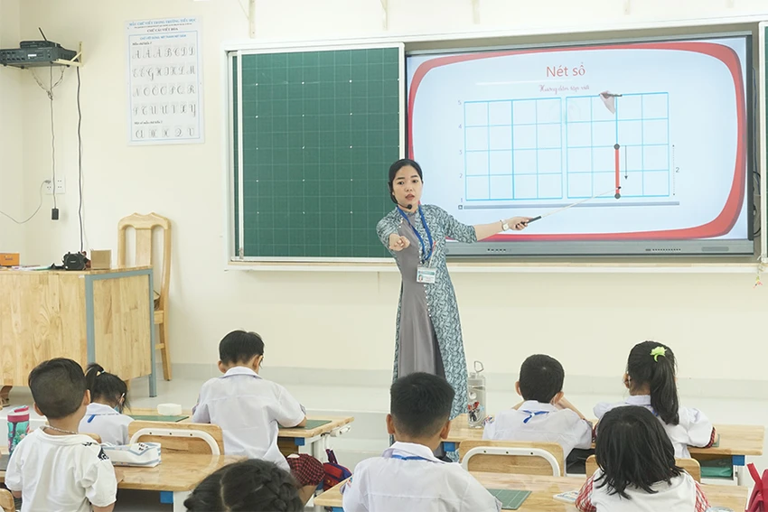 Khoản tiền thu nhập tăng thêm là điều giáo viên luôn mong mỏi vào mỗi dịp tết đến. Ảnh: NGUYỄN QUYÊN Khoản tiền thu nhập tăng thêm là điều giáo viên luôn mong mỏi vào mỗi dịp tết đến. Ảnh: NGUYỄN QUYÊN