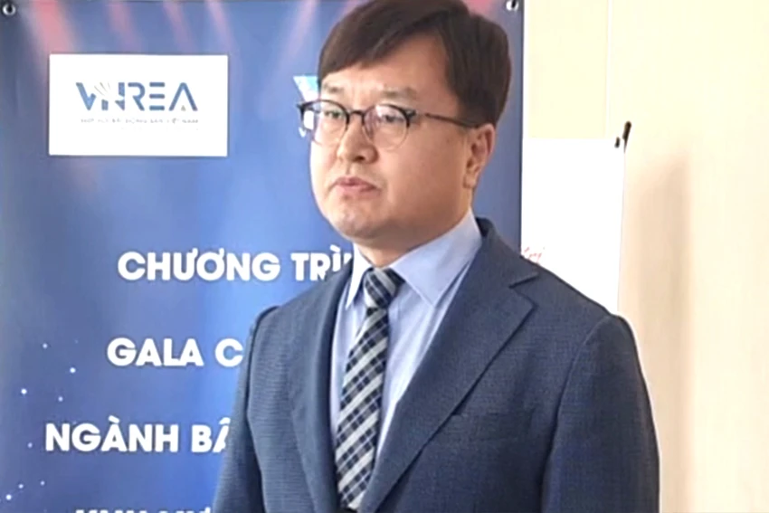 Ông LEE JONG HYEOK Ông LEE JONG HYEOK