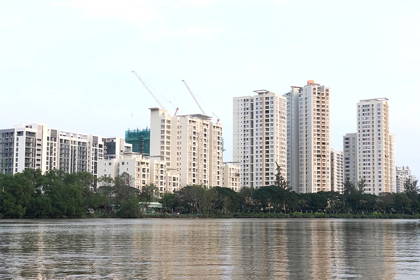 Thị trường hiện nay giao dịch khá ảm đạm, nhà đầu tư bán cắt lỗ nhưng vẫn khó “ra hàng”. Ảnh minh họa: Q.HUY Thị trường hiện nay giao dịch khá ảm đạm, nhà đầu tư bán cắt lỗ nhưng vẫn khó “ra hàng”. Ảnh minh họa: Q.HUY