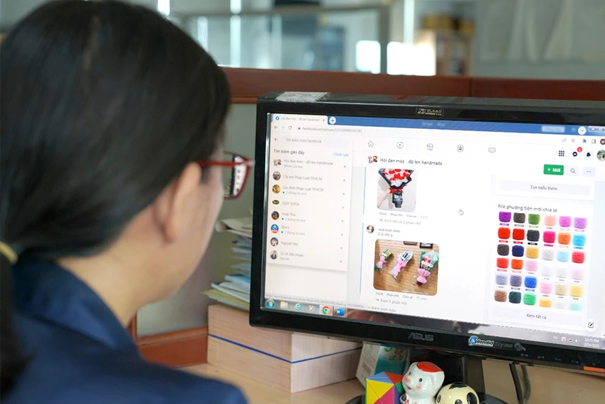 Người dùng Facebook nên cảnh giác khi tham gia các hội nhóm để chia sẻ kinh nghiệm, sở thích của mình. Ảnh: MINH HOÀNG Người dùng Facebook nên cảnh giác khi tham gia các hội nhóm để chia sẻ kinh nghiệm, sở thích của mình. Ảnh: MINH HOÀNG