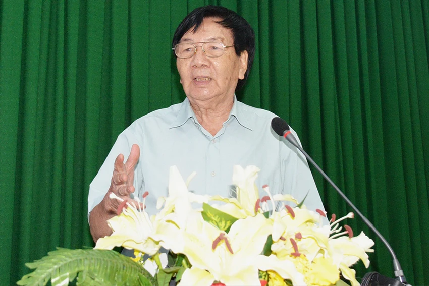 TS Nguyễn Hữu Nguyên, Hội Quy hoạch phát triển đô thị TP.HCM phát biểu tại hội thảo. Ảnh: TIẾN NGÔ TS Nguyễn Hữu Nguyên, Hội Quy hoạch phát triển đô thị TP.HCM phát biểu tại hội thảo. Ảnh: TIẾN NGÔ