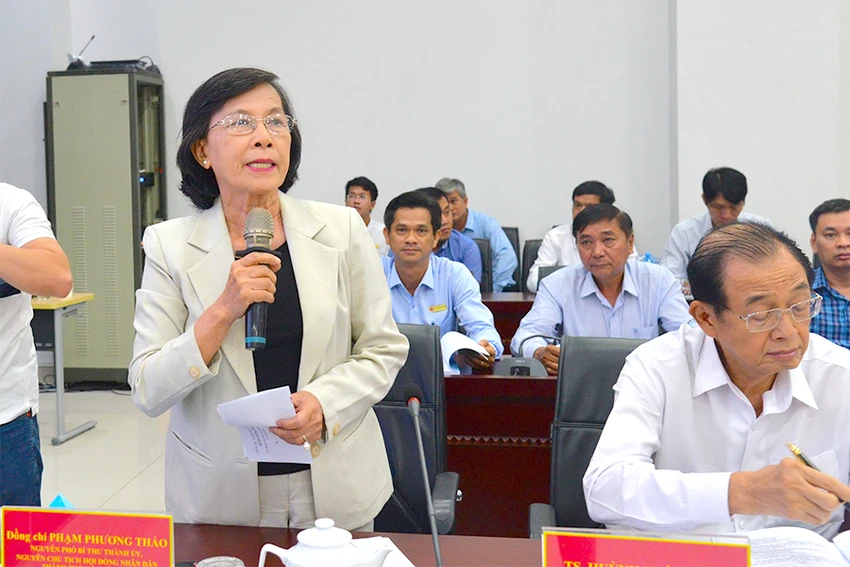 Nguyên Chủ tịch HĐND TP.HCM Phạm Phương Thảo phát biểu tại hội thảo. Ảnh: TIẾN NGÔ Nguyên Chủ tịch HĐND TP.HCM Phạm Phương Thảo phát biểu tại hội thảo. Ảnh: TIẾN NGÔ