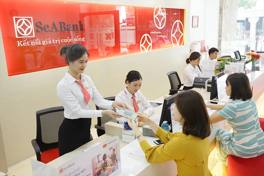Ngân hàng Nhà nước vừa điều chỉnh hạ lãi suất lần thứ ba trong năm nay. Ảnh: P.MINH Ngân hàng Nhà nước vừa điều chỉnh hạ lãi suất lần thứ ba trong năm nay. Ảnh: P.MINH