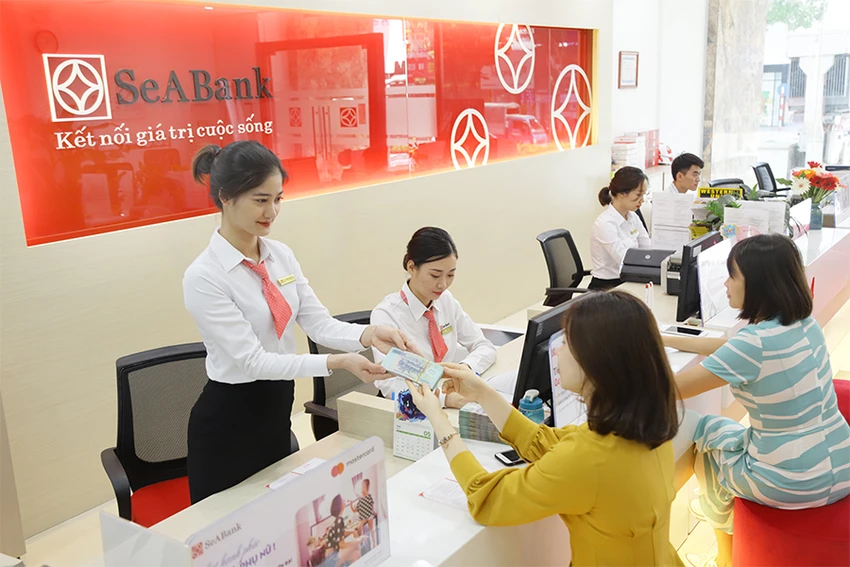 Ngân hàng Nhà nước đã có chính sách kịp thời giảm lãi suất điều hành và huy động. Ảnh: P.MINH