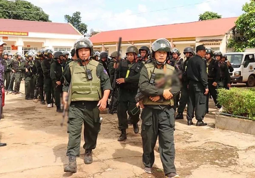 Đặc nhiệm đi truy bắt các đối tượng tấn công trụ sở xã ở Đăk Lăk. Ảnh: CAND