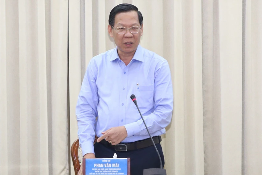 Chủ tịch UBND TP.HCM Phan Văn Mãi phát biểu kết luận. Ảnh: HÀ THƯ Chủ tịch UBND TP.HCM Phan Văn Mãi phát biểu kết luận. Ảnh: HÀ THƯ