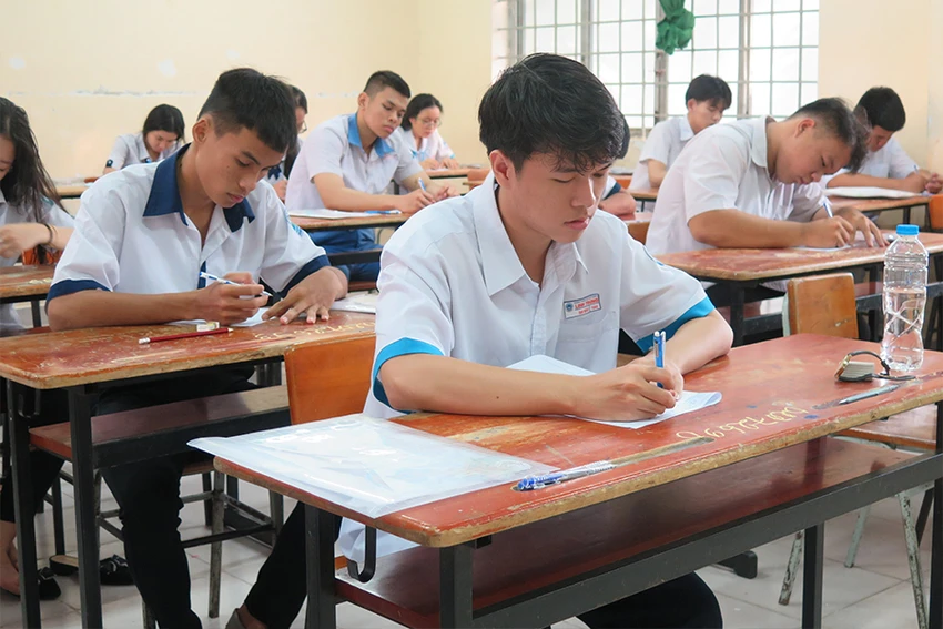 Cuộc đua vào đại học sắp tới dự báo sẽ khốc liệt với các thí sinh. Trong ảnh: Thí sinh tại TP.HCM dự thi tốt nghiệp THPT năm 2023 vừa qua. Ảnh: P.ANH Cuộc đua vào đại học sắp tới dự báo sẽ khốc liệt với các thí sinh. Trong ảnh: Thí sinh tại TP.HCM dự thi tốt nghiệp THPT năm 2023 vừa qua. Ảnh: P.ANH