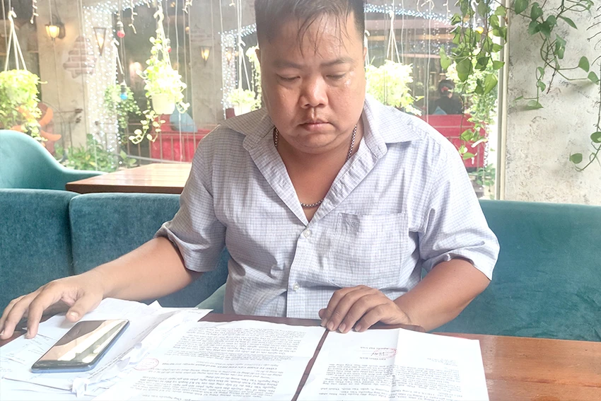 Ông Tâm mong cơ quan chức năng thu hồi giấy chứng nhận đăng ký kinh doanh mạo danh thông tin cá nhân của mình. Ảnh: NGUYỄN HIỀN Ông Tâm mong cơ quan chức năng thu hồi giấy chứng nhận đăng ký kinh doanh mạo danh thông tin cá nhân của mình. Ảnh: NGUYỄN HIỀN