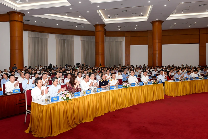 Quang cảnh Hội nghị sơ kết sáu tháng đầu năm và triển khai kế hoạch nhiệm vụ sáu tháng cuối năm 2023. Ảnh: CHÂN LUẬN Quang cảnh Hội nghị sơ kết sáu tháng đầu năm và triển khai kế hoạch nhiệm vụ sáu tháng cuối năm 2023. Ảnh: CHÂN LUẬN